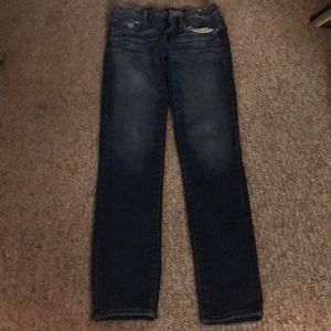 American Eagle dark wash. 4 Regular.